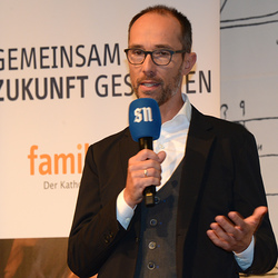 Der Katholische Familienverband - Fachtagung 2019 am 5.4.2019 im SN-Saal der Salzburger Nachrichten.Motive: Bilder der Veranstaltung zum Thema 'Vernetzt und Verbunden - Wieviel Digitalisierung vertr