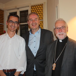 Johannes Reinprecht (IEF), Alfred Trendl (KFÖ), Bischof Marketz